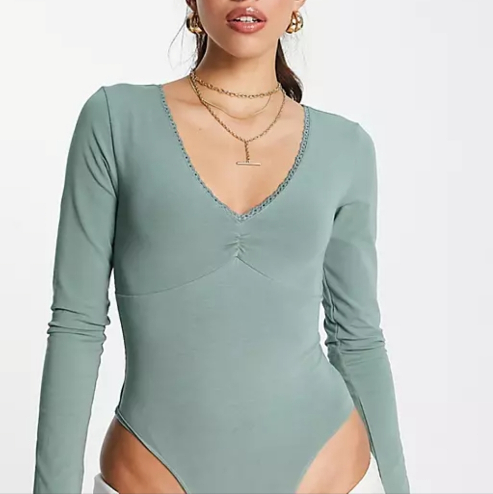 ASOS DESIGN v neck lace trim long sleeve bodysuit,NWOT, Sage Green, Size 10